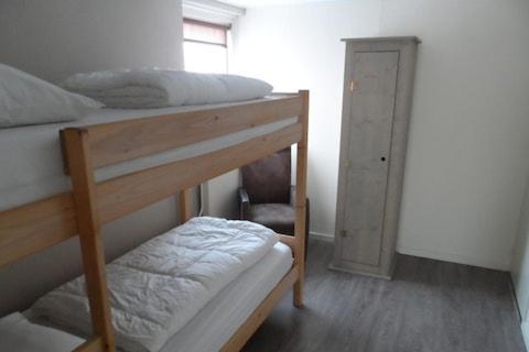 Apartment Met Inpandig Balkon, 150 Meter Verwijderd En Centrum